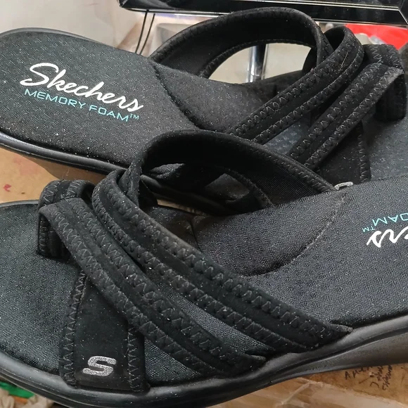 Skechers Women's Black Sandals - Picture 4 of 4